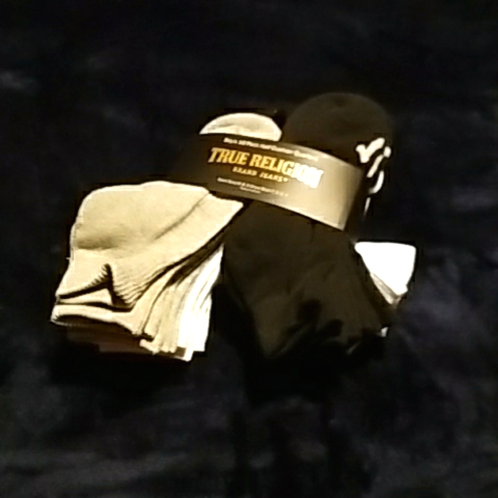 TRUE RELIGION 10 PACK BOYS SOCKS..BLK, WHITE, GRAY